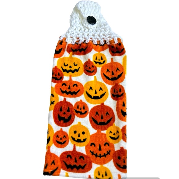 HAND CRAFTED Halloween Crocheted Top Hanging Kitchen or Bathroom Hand Towels - Picture 4 of 9